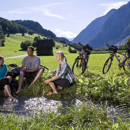 Spacious With Garden Near Ski Area In Tyrol Daire Hopfgarten im Brixental